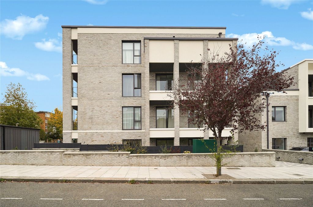 Property photo 3 of 11 Picture No. 12