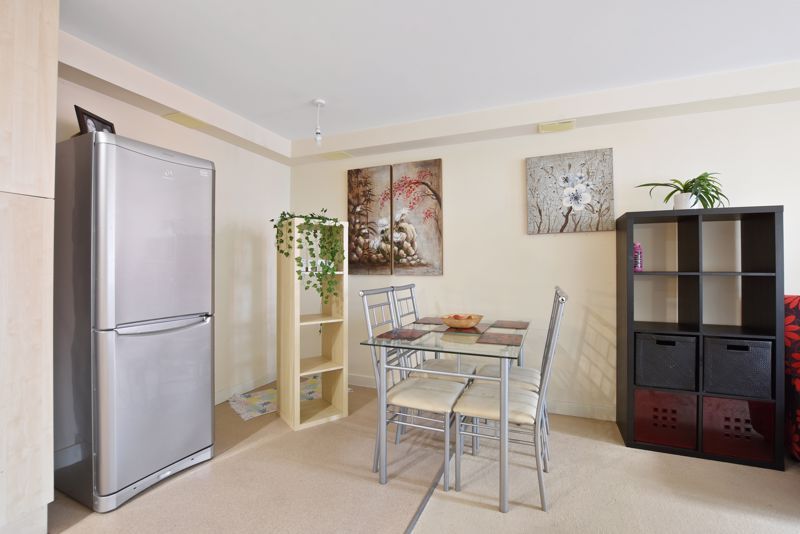 Property photo 3 of 16 Photo 14