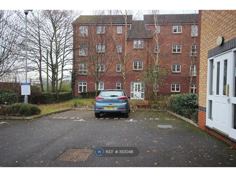 Property photo 2 of 12 Parking