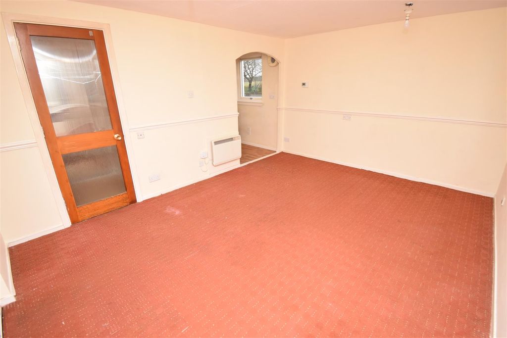 Property photo 3 of 10 Lounge-Bedroom (3).Jpg