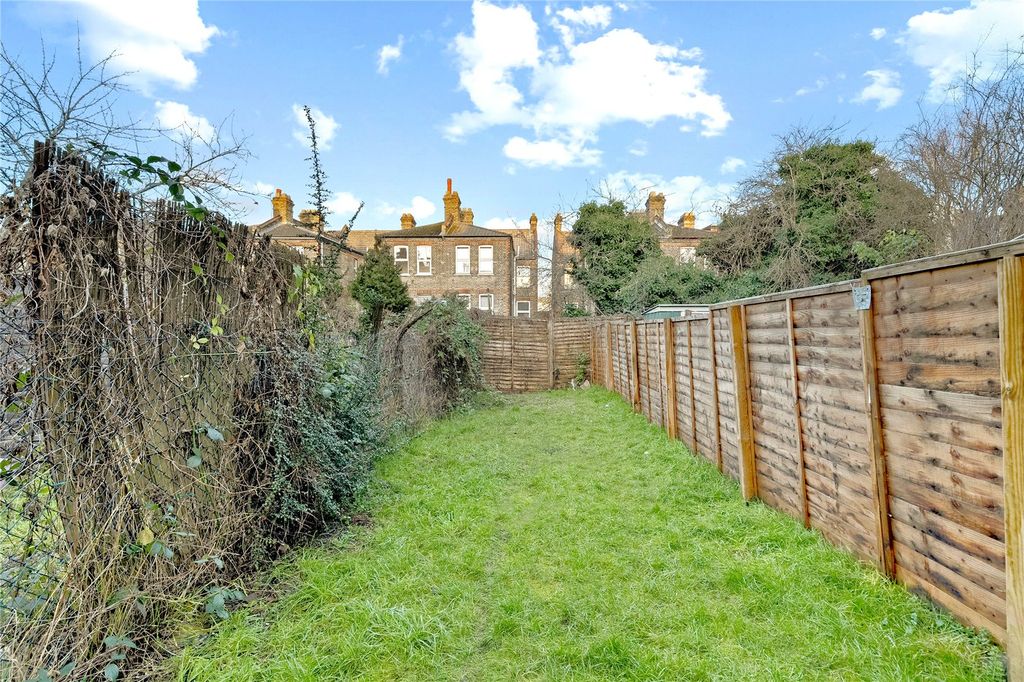 Property photo 2 of 12 Picture No. 16