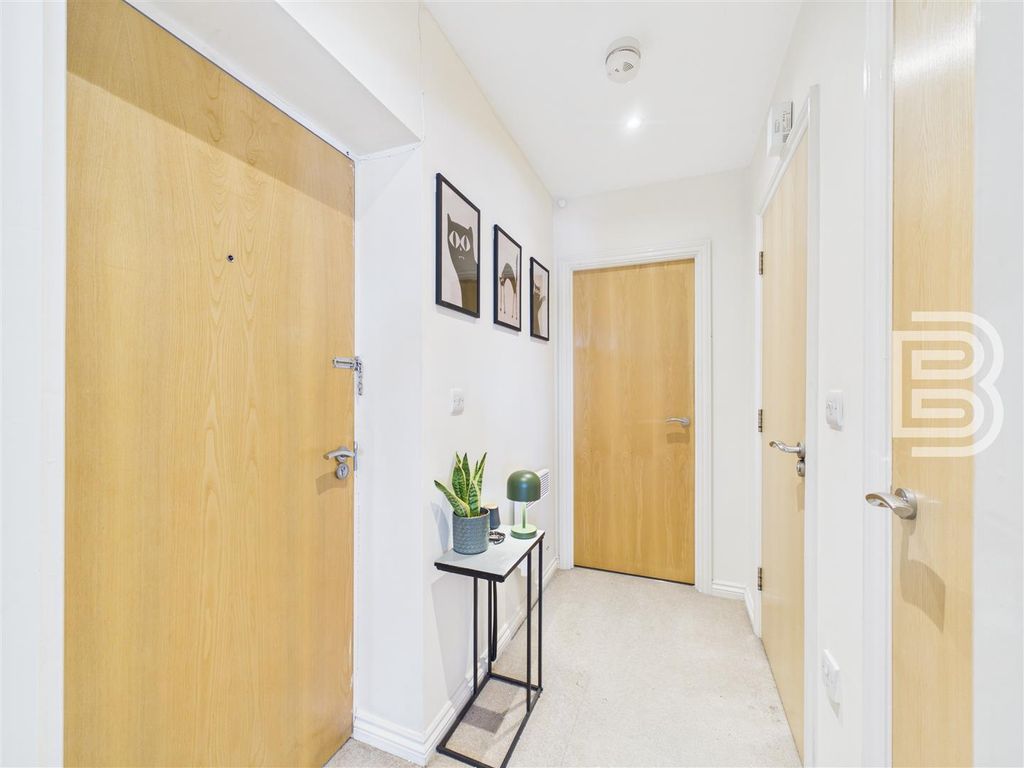 Property photo 3 of 10 Entrance.Jpg