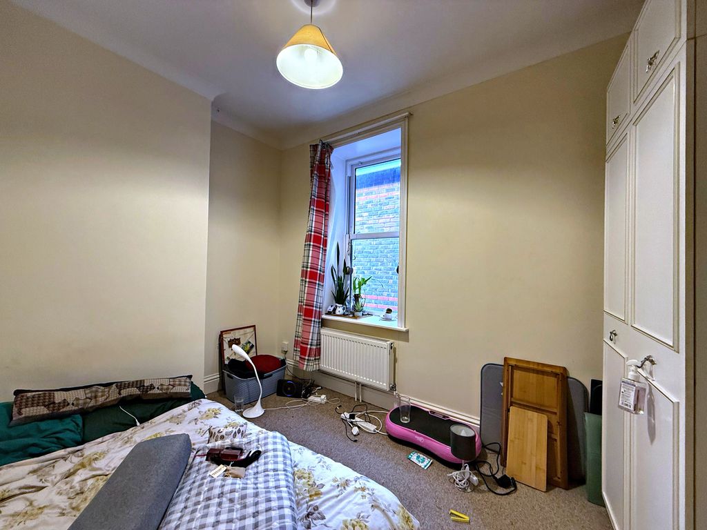 Property photo 3 of 5 Bedroom