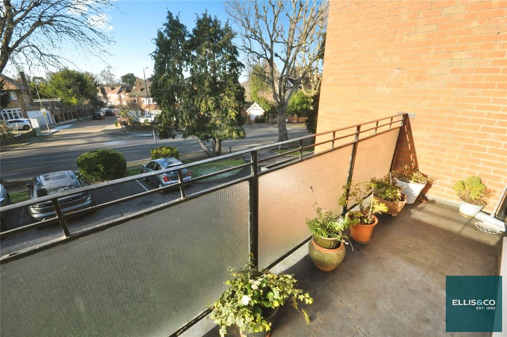 Property photo 3 of 11 Picture No. 01