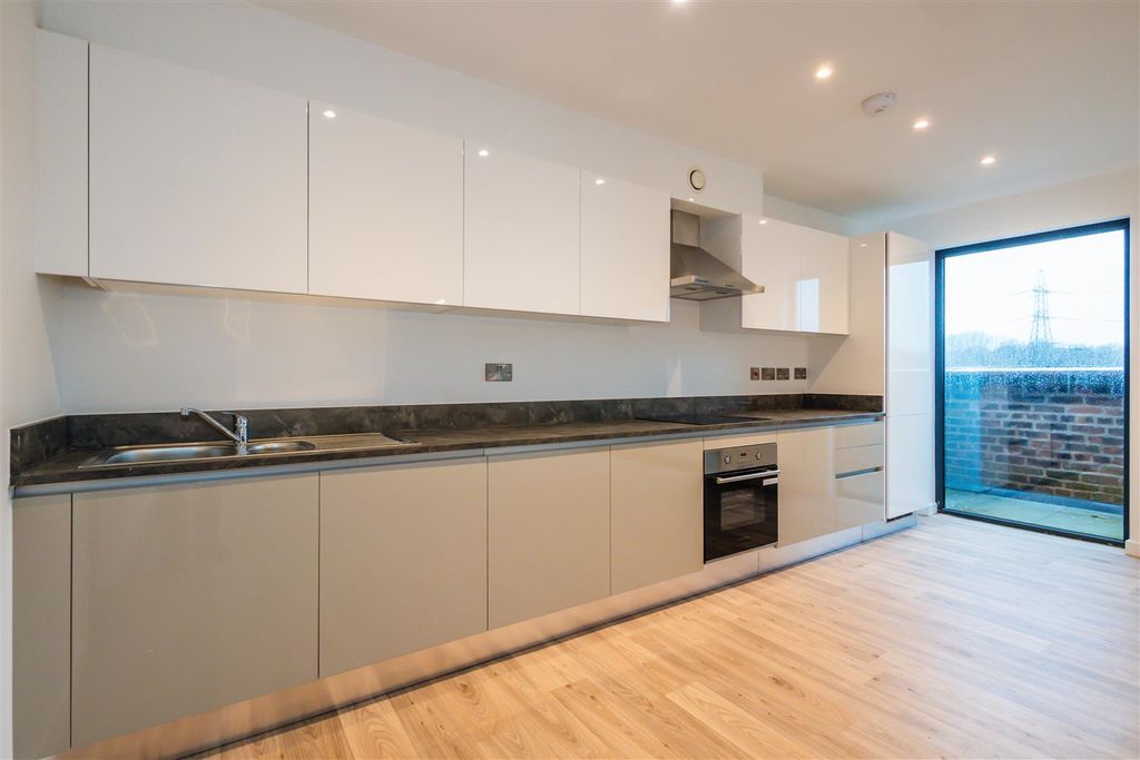 Property photo 3 of 23 P1588765.Jpg