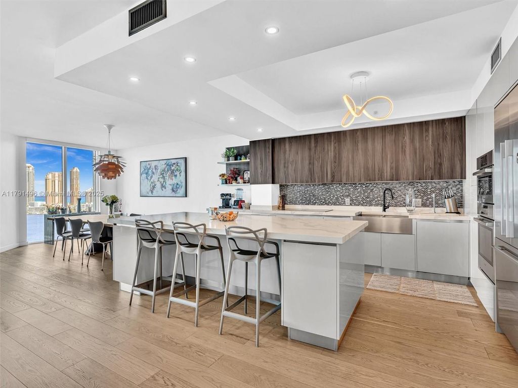 Property photo 1 of 3 <Alttext/>