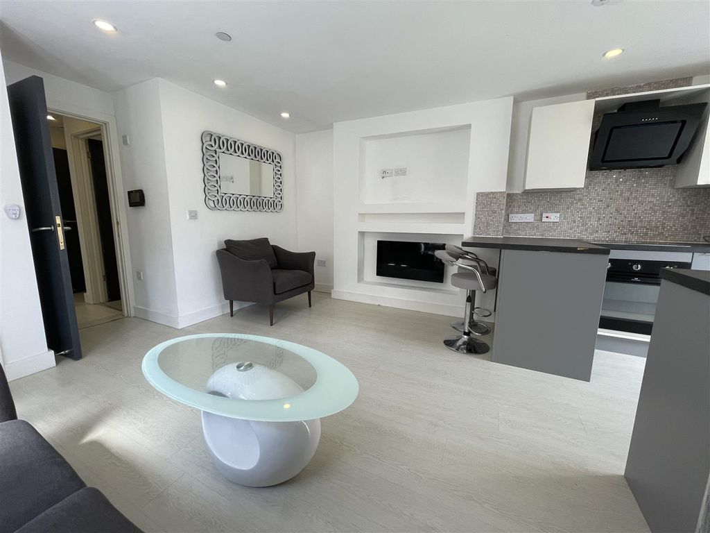 Property photo 3 of 11 Img_5818.Jpg