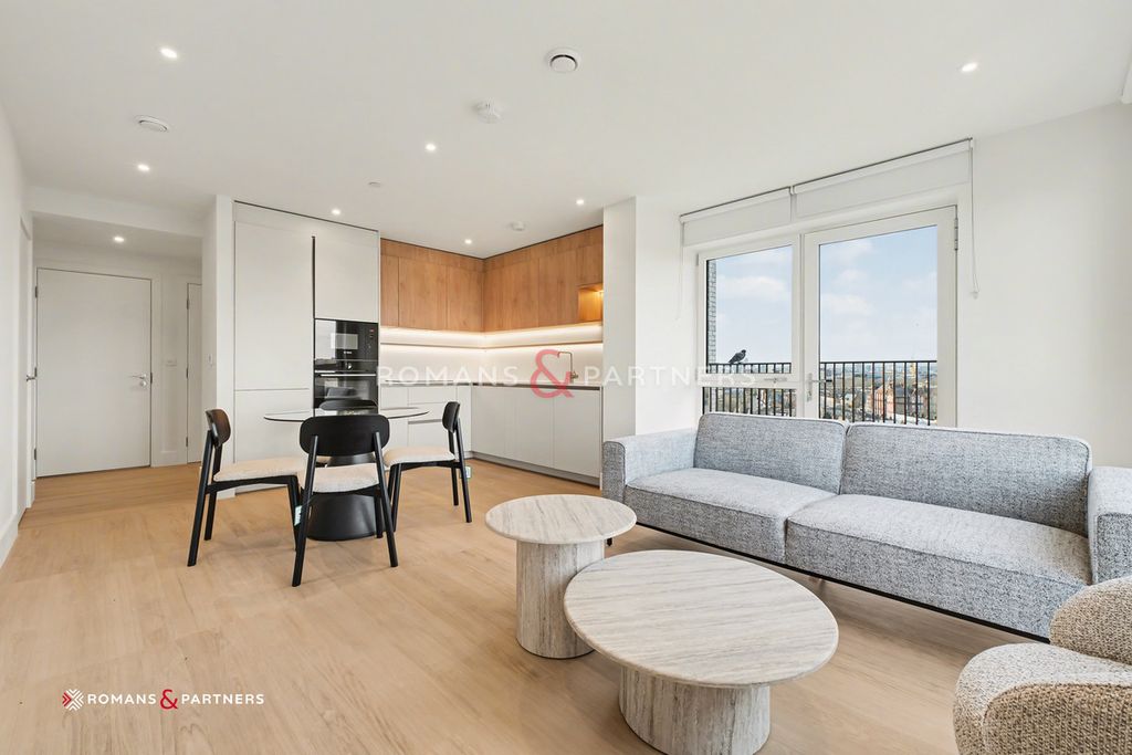 Property photo 3 of 23