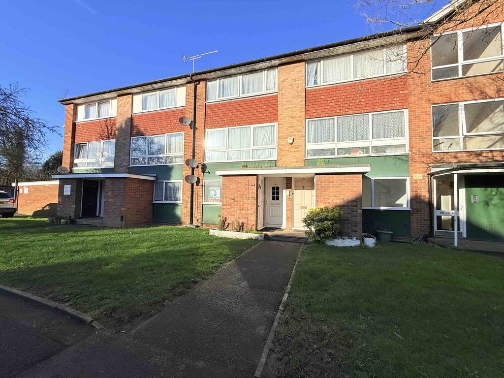 Property photo 1 of 19 Beautiful Two Bedroom,  Ground Floor Flat In Hayes Ub3 Â£295,000