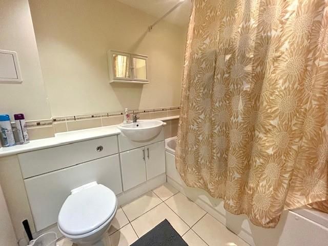Property photo 3 of 7 Bathroom