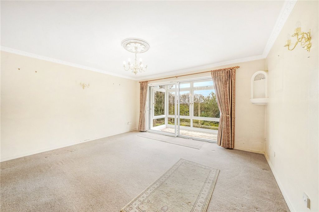 Property photo 2 of 15 Picture No. 16