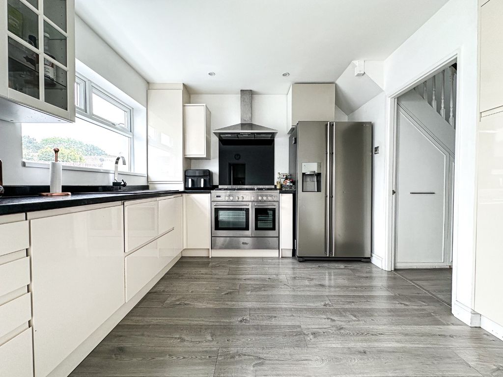 Property photo 3 of 23 5188947