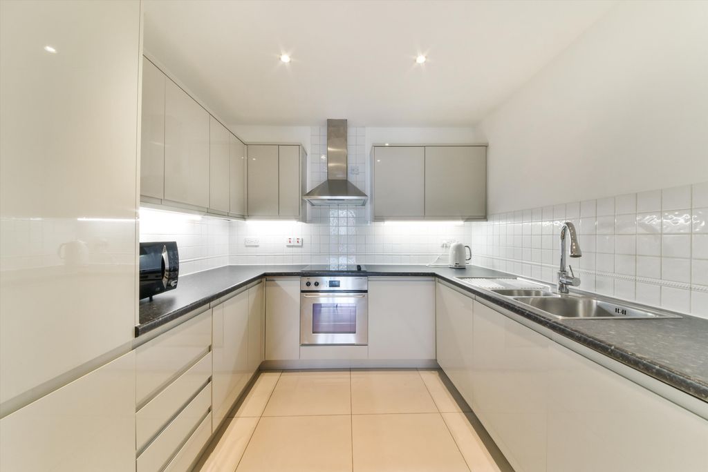 Property photo 2 of 11 Image