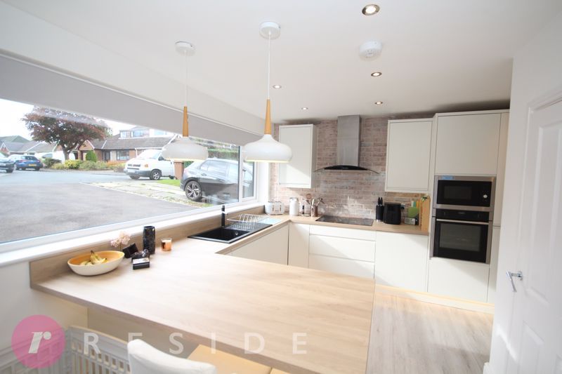 Property photo 3 of 20 Breakfast Kitchen