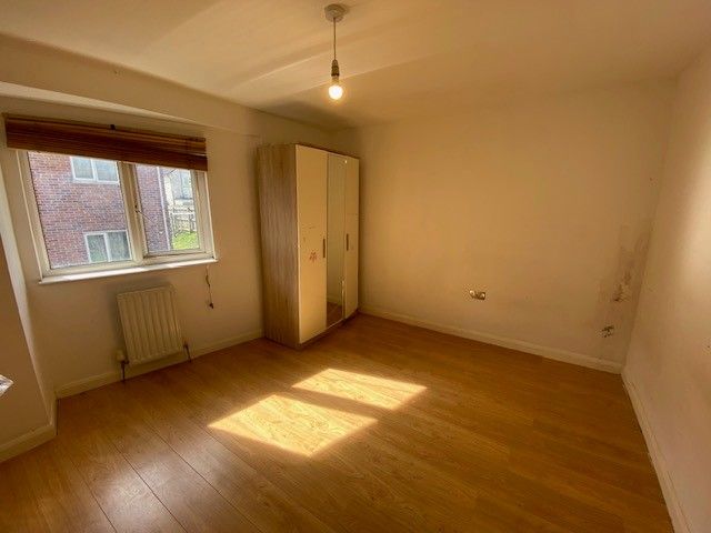 Property photo 3 of 5 Bedroom 1