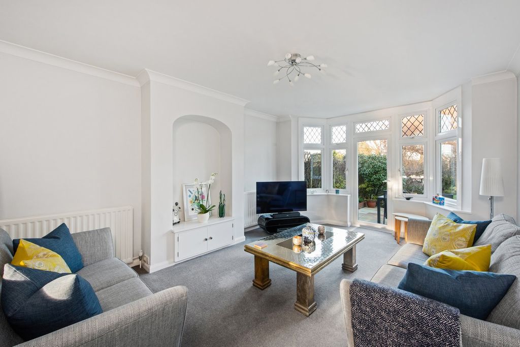 Property photo 2 of 12