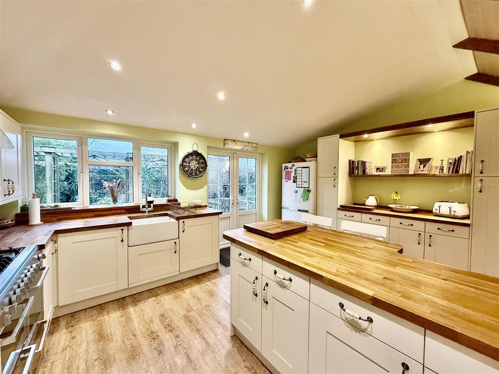 Property photo 3 of 28 3