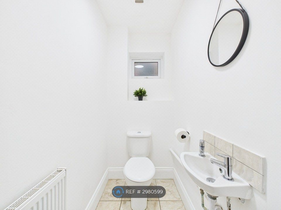 Property photo 3 of 24