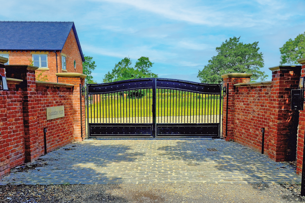 Property photo 2 of 31 New Gate