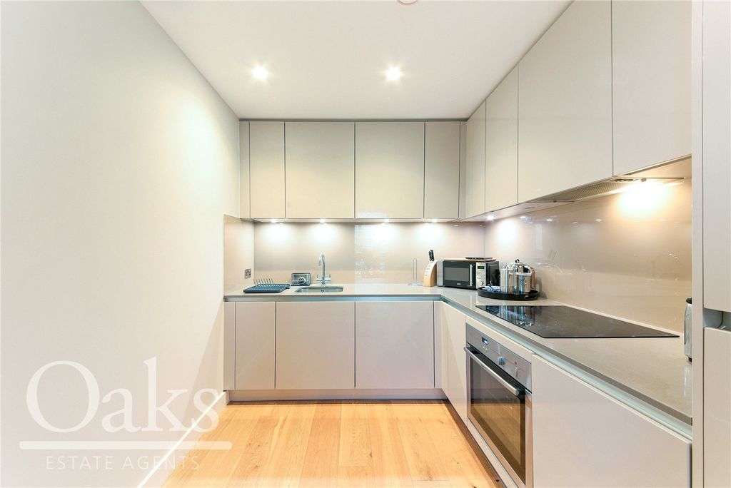 Property photo 3 of 8 Kitchen