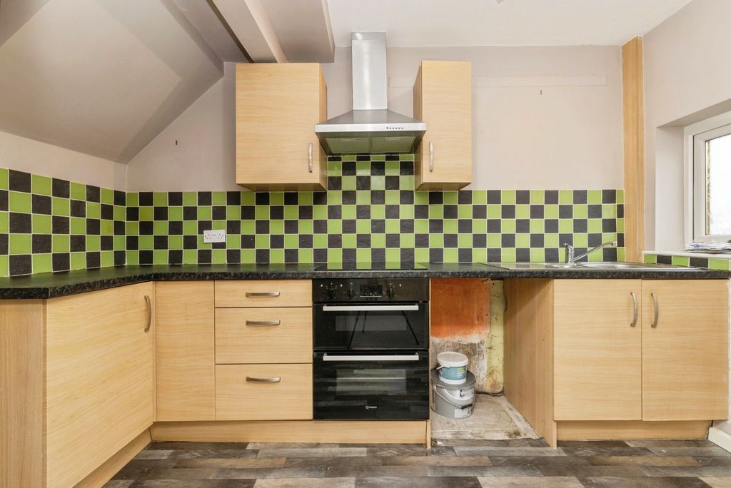 Property photo 3 of 13 Pbox-Img.Jpg