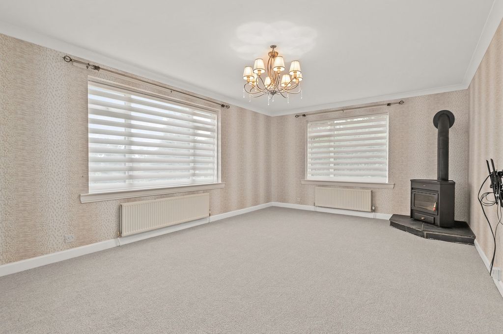 Property photo 2 of 25