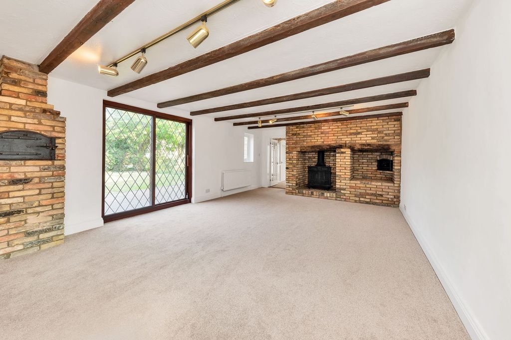 Property photo 3 of 19