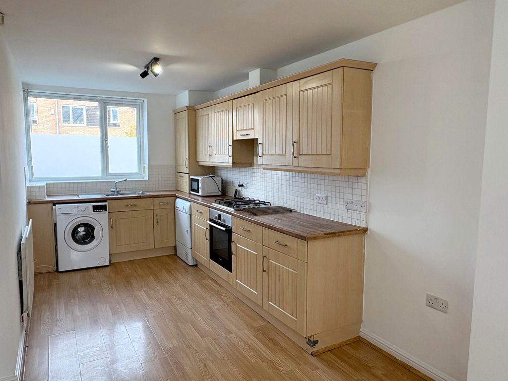 Property photo 3 of 8 Unnamed