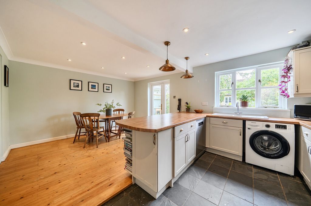 Property photo 3 of 17 Kitchen