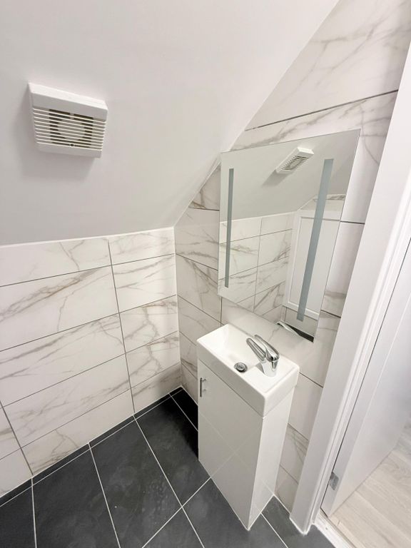 Property photo 2 of 8 Gallery