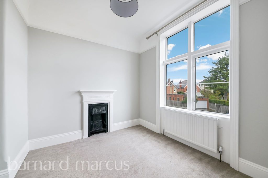 Property photo 2 of 16 Image