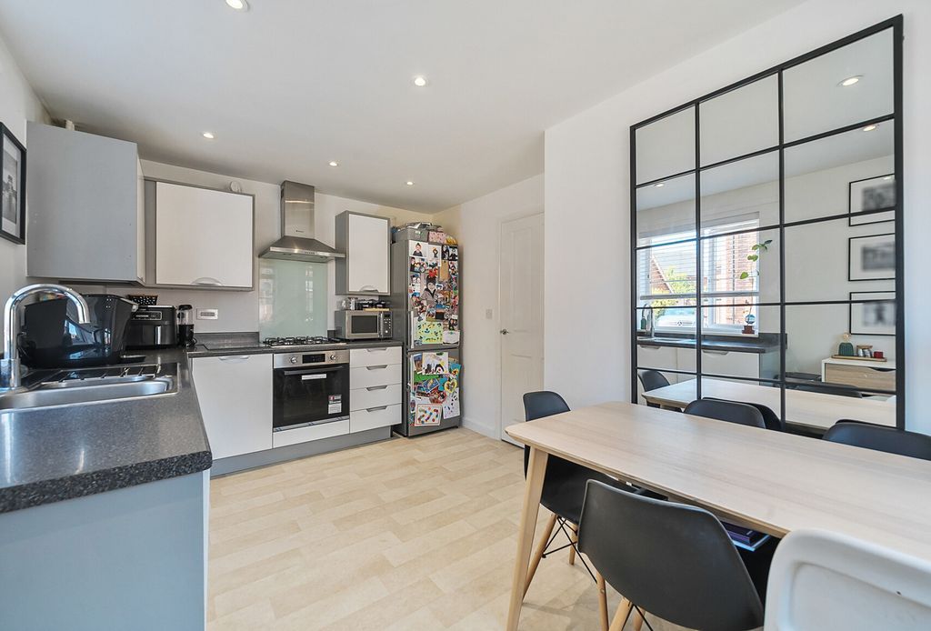 Property photo 2 of 14 1318502-9-68629c5...