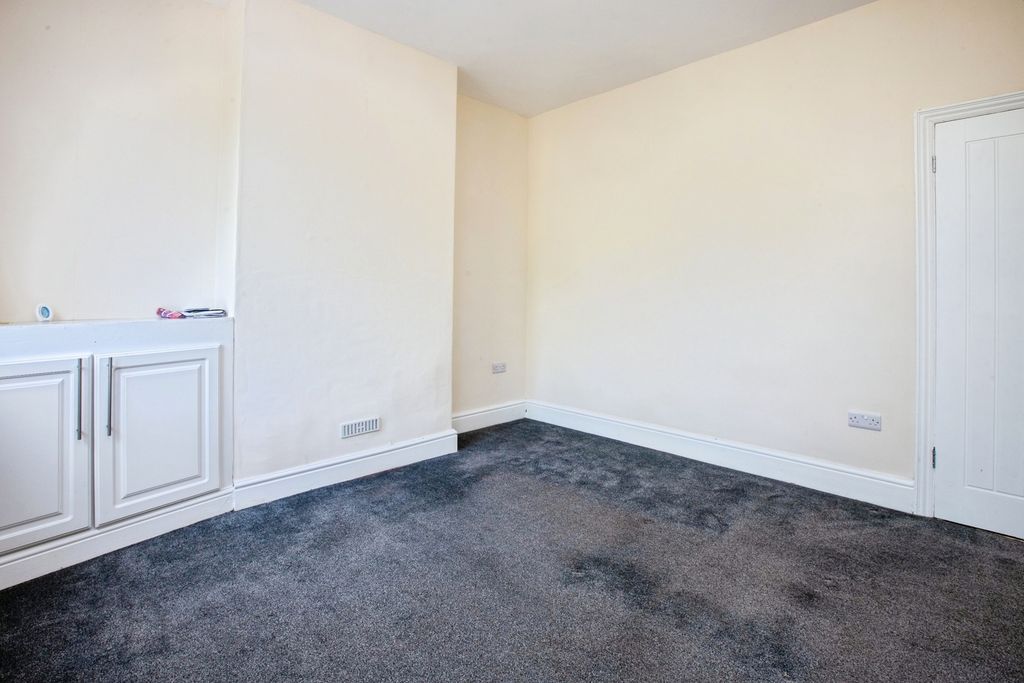 Property photo 3 of 17 Pbox-Img.Jpg