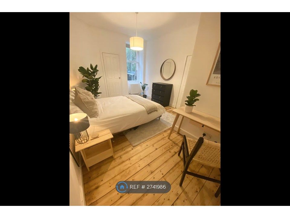 Property photo 3 of 10 Master Bedroom