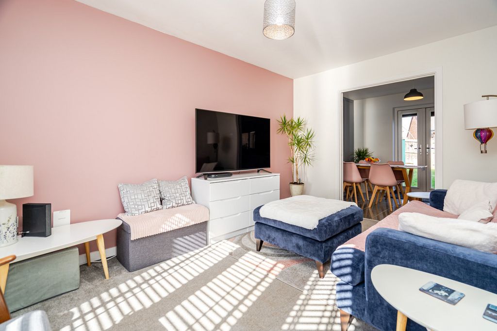 Property photo 3 of 23