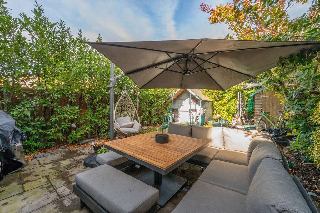 Property photo 3 of 18