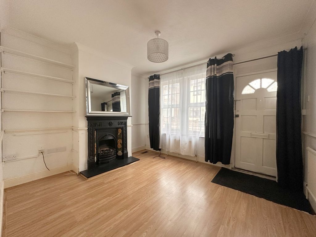 Property photo 2 of 12