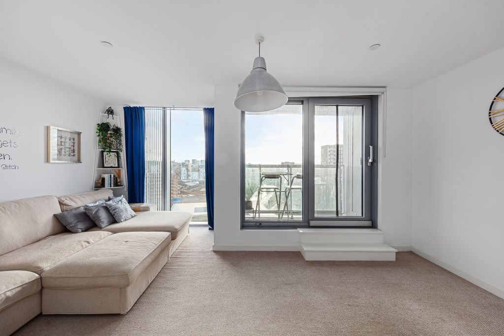 Property photo 3 of 17 094A1170