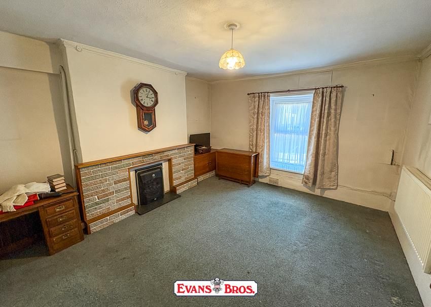Property photo 3 of 14 Sitting Room