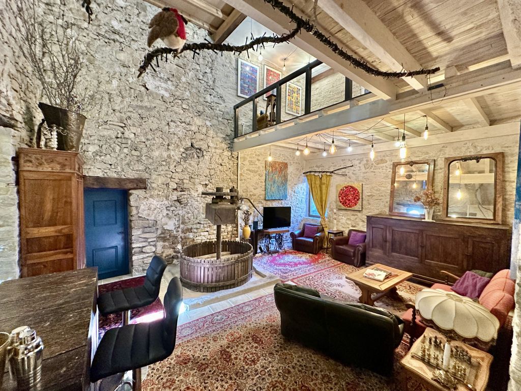 Property photo 3 of 32