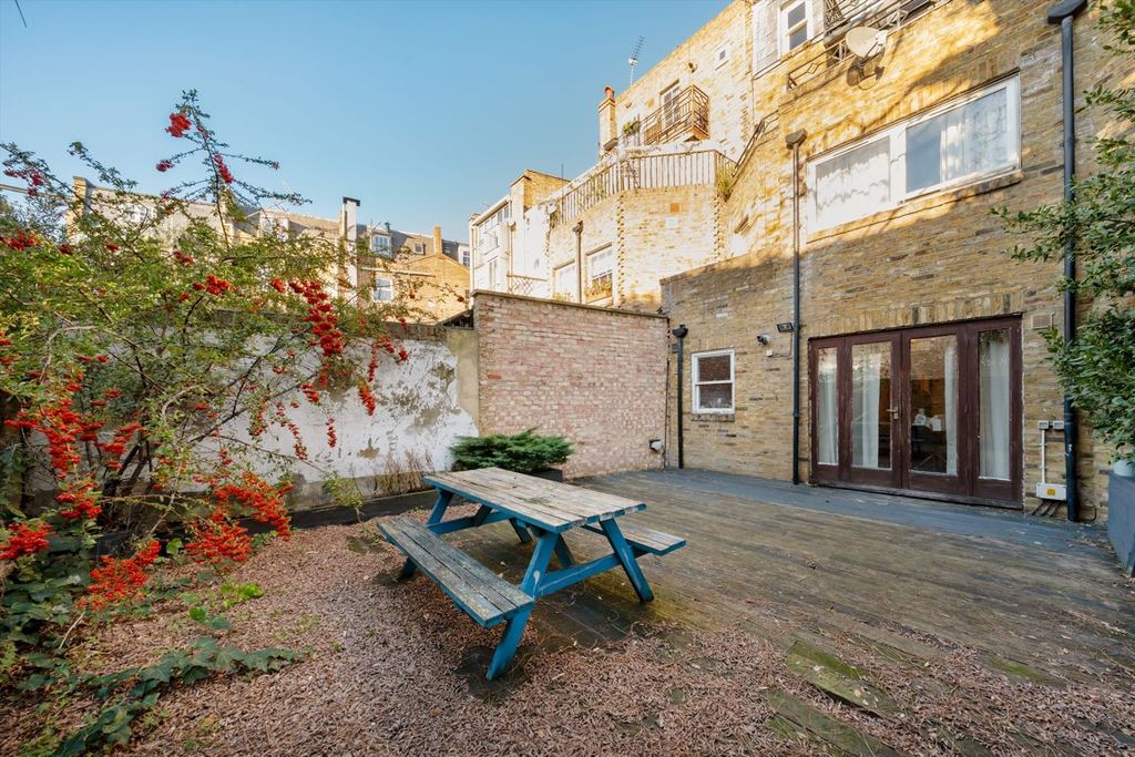 Property photo 3 of 7