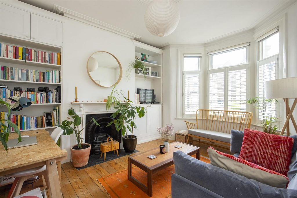 Property photo 2 of 17 2
