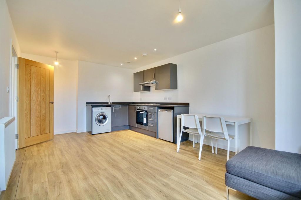 Property photo 1 of 9 70Ab0463-1D60-4432-8036-6921E40C46D3_1_201_A.Jpeg