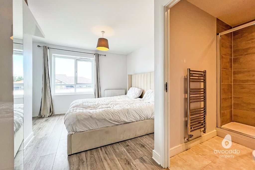Property photo 3 of 13 4223927
