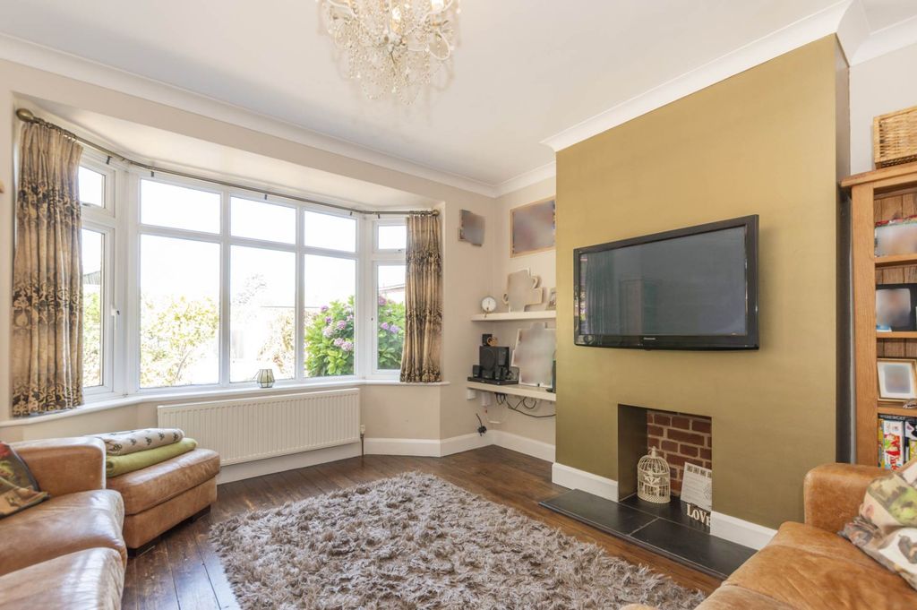 Property photo 2 of 18