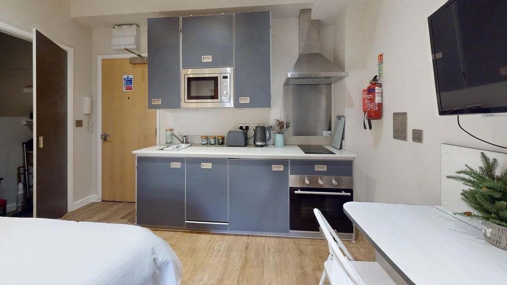 Property photo 2 of 4