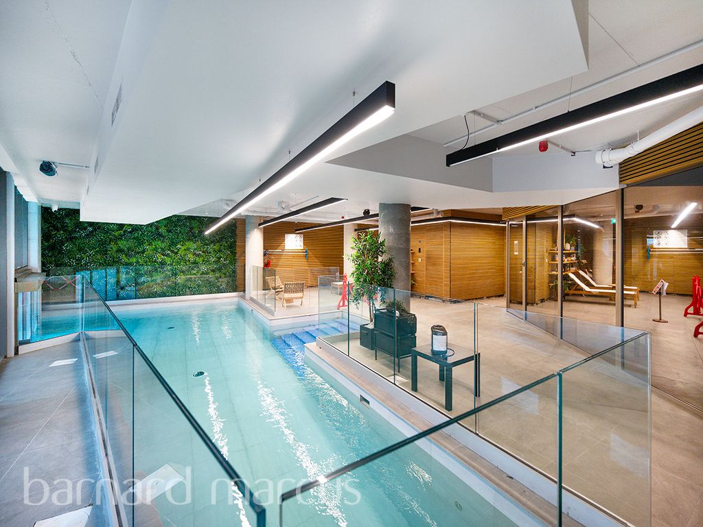 Property photo 2 of 8 Swimming Pool