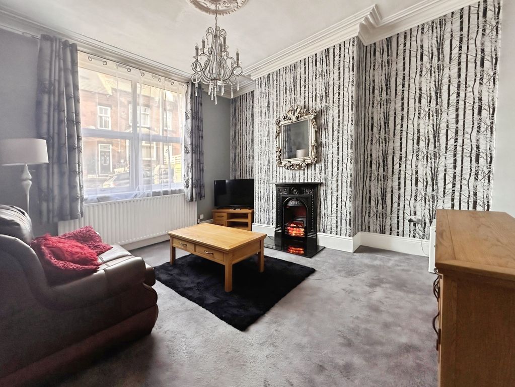 Property photo 2 of 24 Lounge