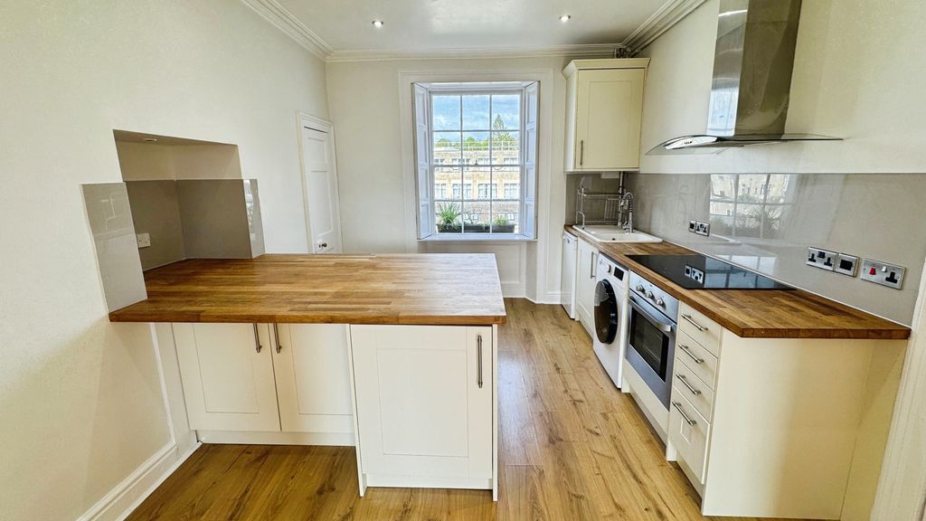 Property photo 3 of 14 Kitchen