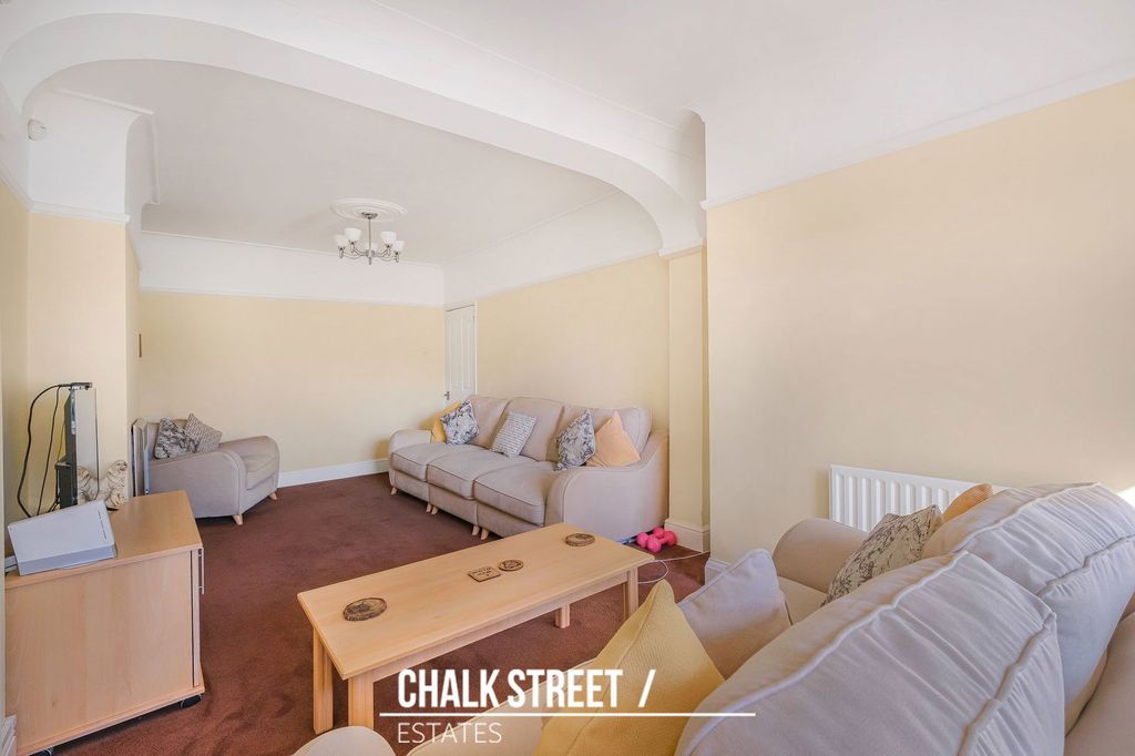 Property photo 3 of 31